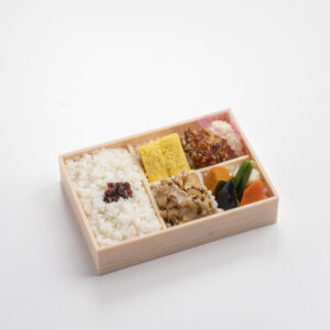 4.生姜焼きと唐揚げの彩り幕の内弁当