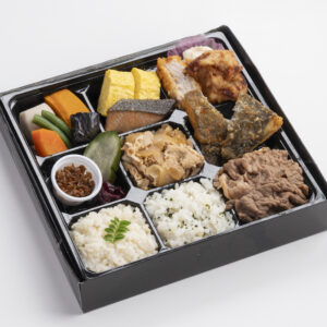 12.牛すき焼きごはんと鰈の唐揚げ九重幕の内弁当