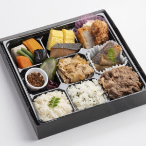 11.牛すき焼きごはんと鯛あら煮の九重幕の内弁当