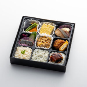 77. 鰻ごはんと生姜焼き九重幕の内弁当