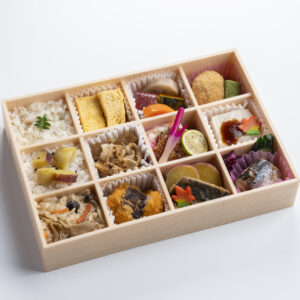 109.「秋限定」3種のご飯と秋の彩り十二単弁当