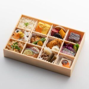 109.「秋限定」3種のご飯と秋の贅沢十二単弁当【販売期間: 9月〜11月】